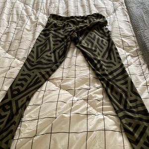 Lululemon size 4 leggings